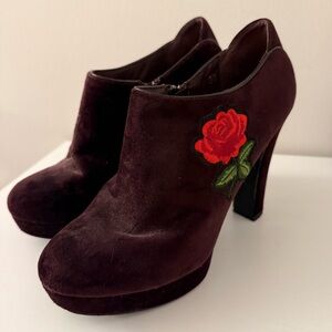 Velvety purple seaside rose heel boots